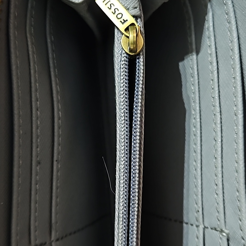 Fossil Zippered Wallet B67 - image 5